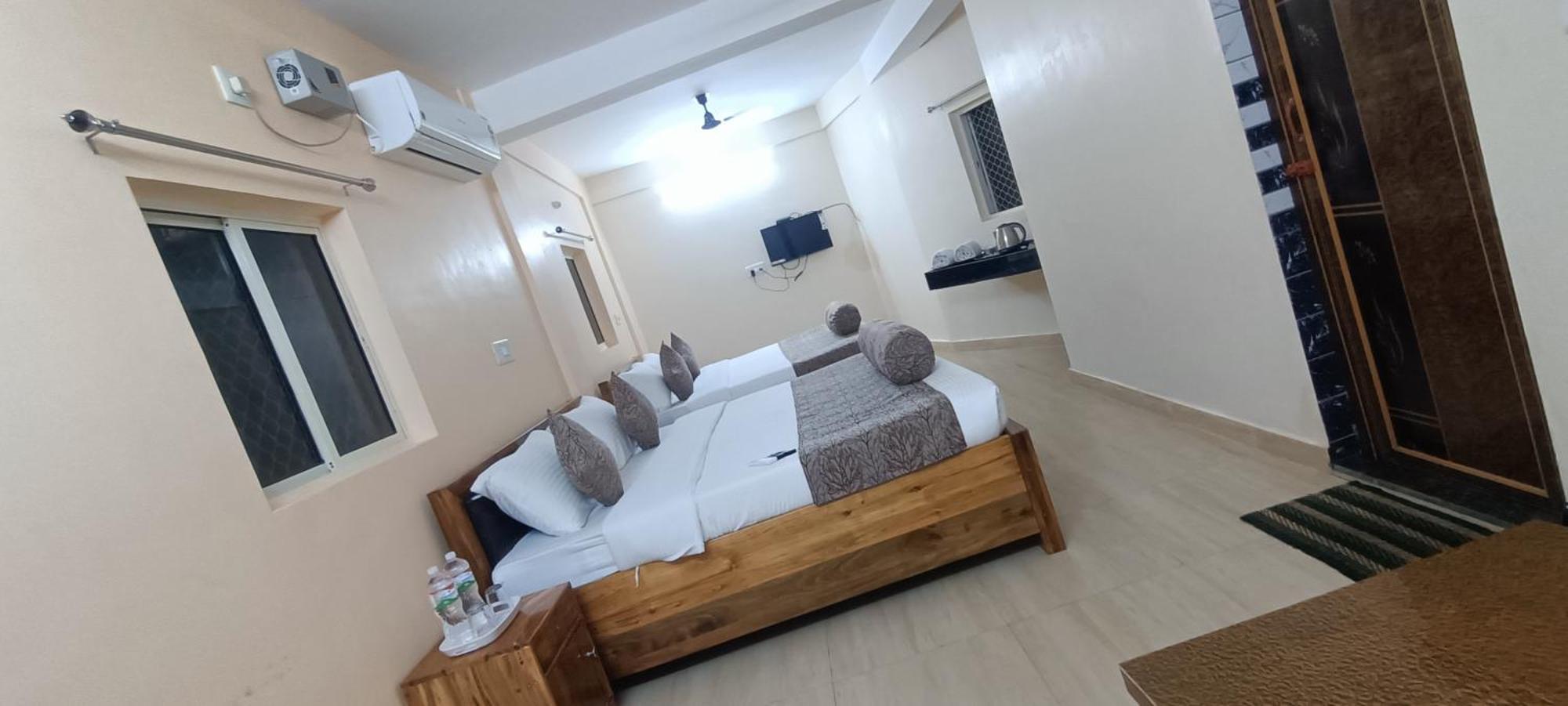 Hotel Vip Prime ปูรี ภายนอก รูปภาพ