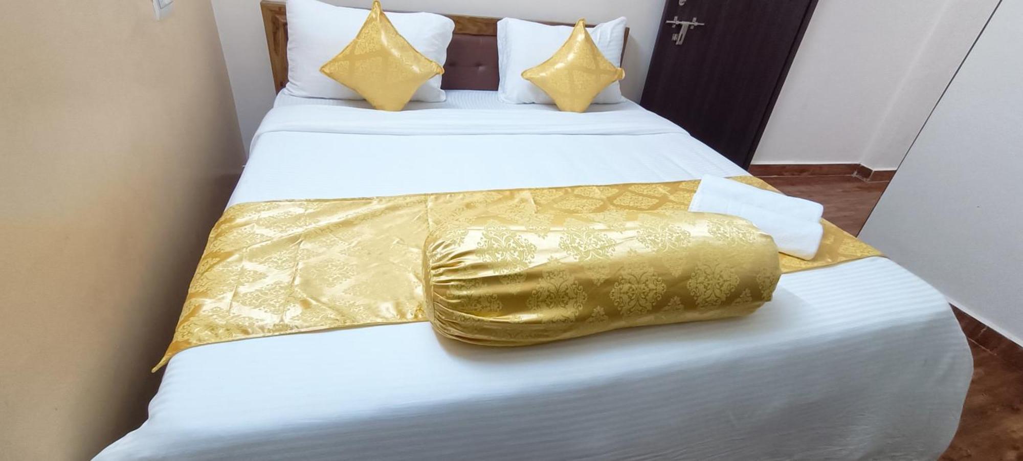 Hotel Vip Prime ปูรี ภายนอก รูปภาพ