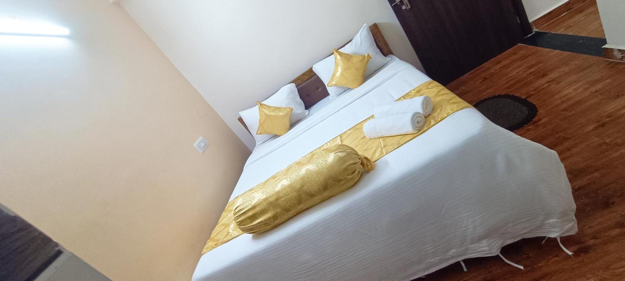 Hotel Vip Prime ปูรี ภายนอก รูปภาพ