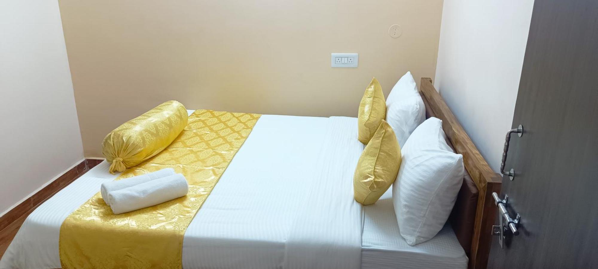 Hotel Vip Prime ปูรี ภายนอก รูปภาพ