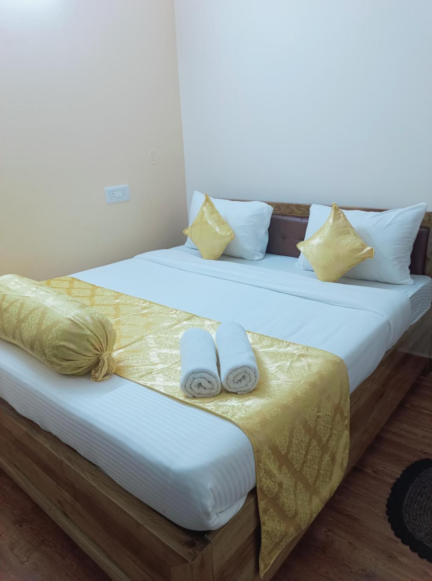 Hotel Vip Prime ปูรี ภายนอก รูปภาพ