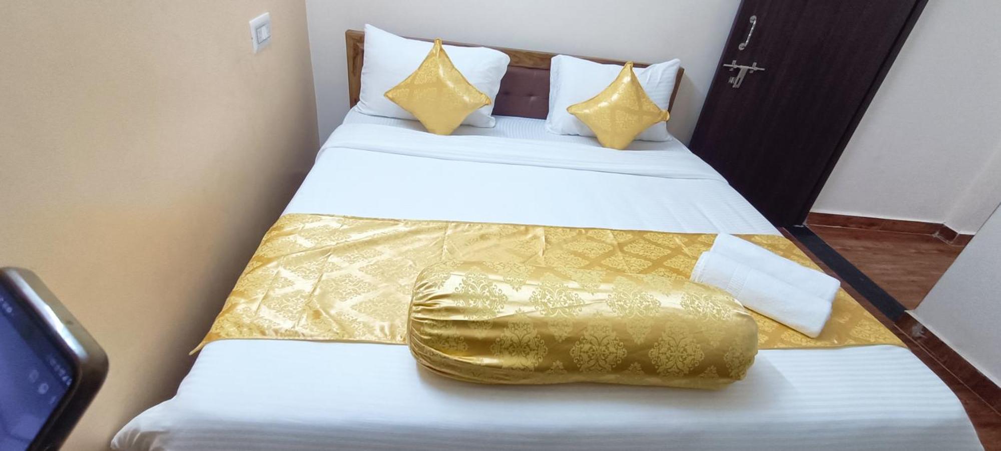 Hotel Vip Prime ปูรี ภายนอก รูปภาพ