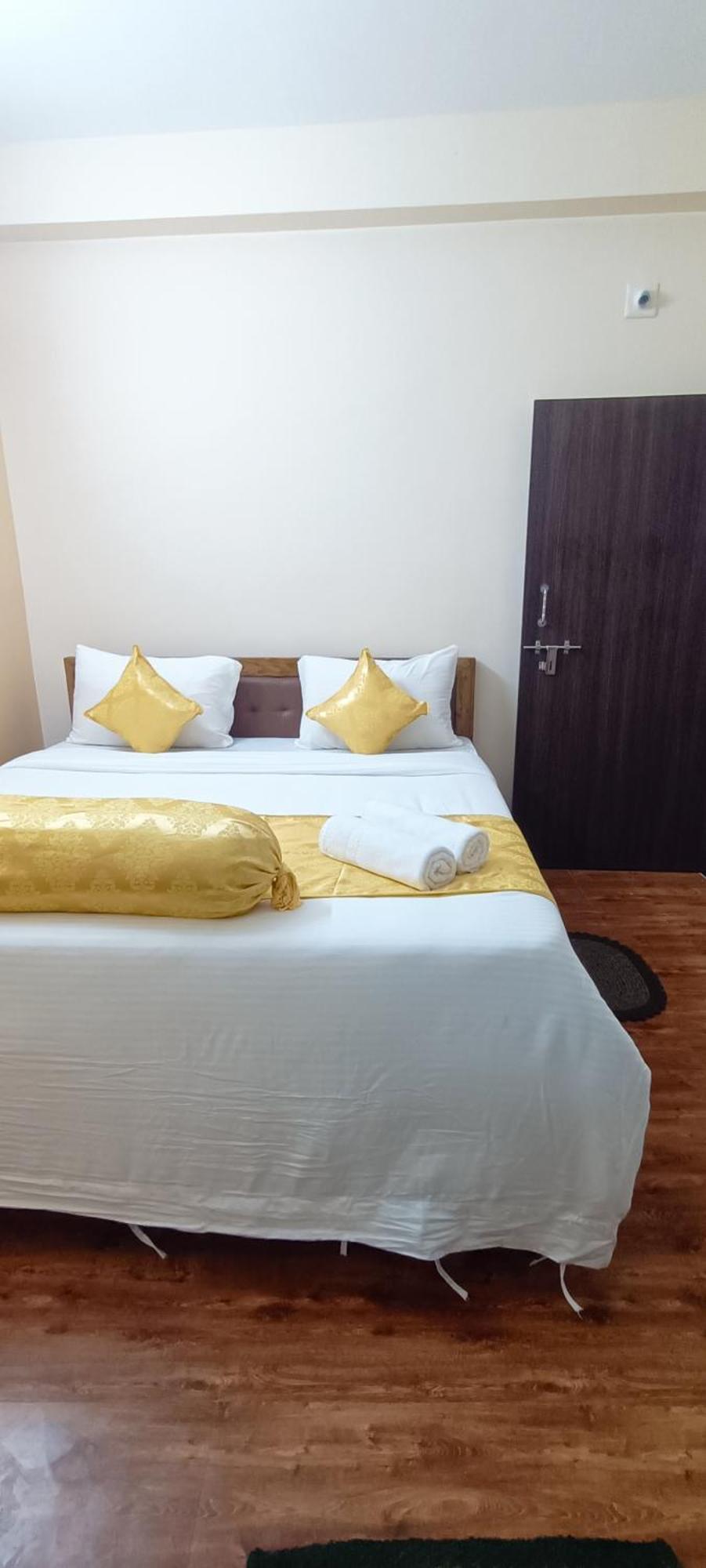 Hotel Vip Prime ปูรี ภายนอก รูปภาพ