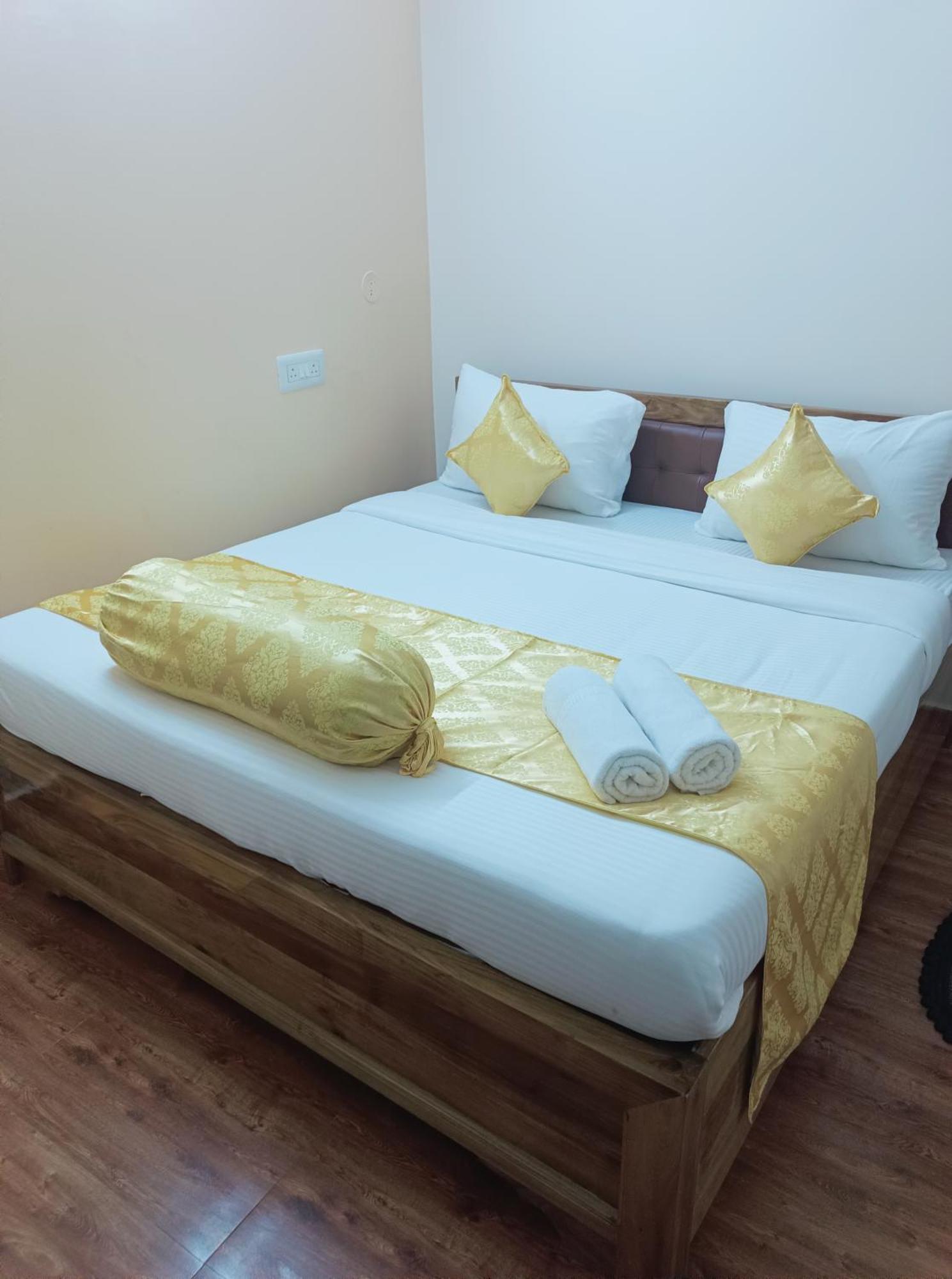 Hotel Vip Prime ปูรี ภายนอก รูปภาพ