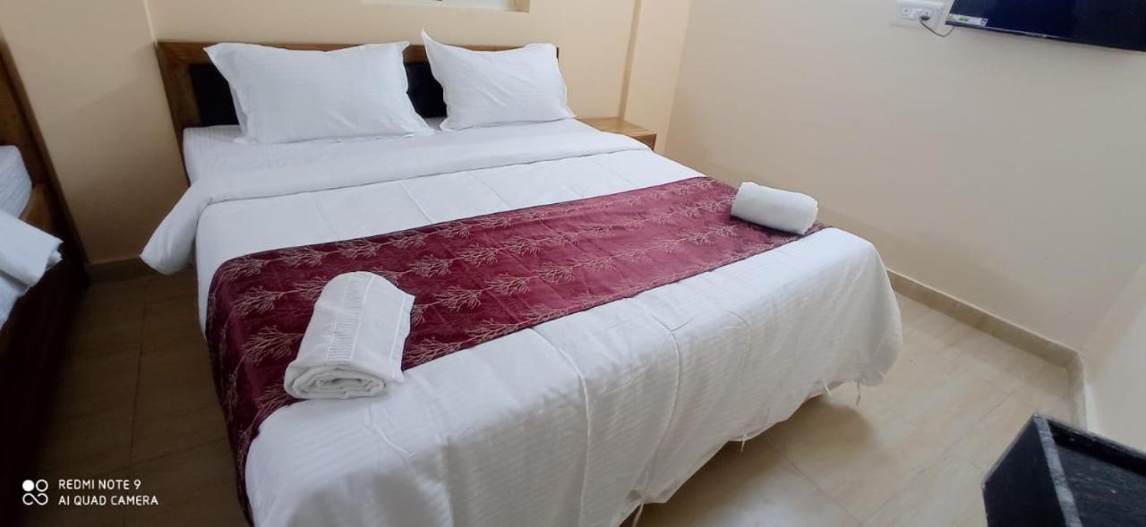 Hotel Vip Prime ปูรี ภายนอก รูปภาพ