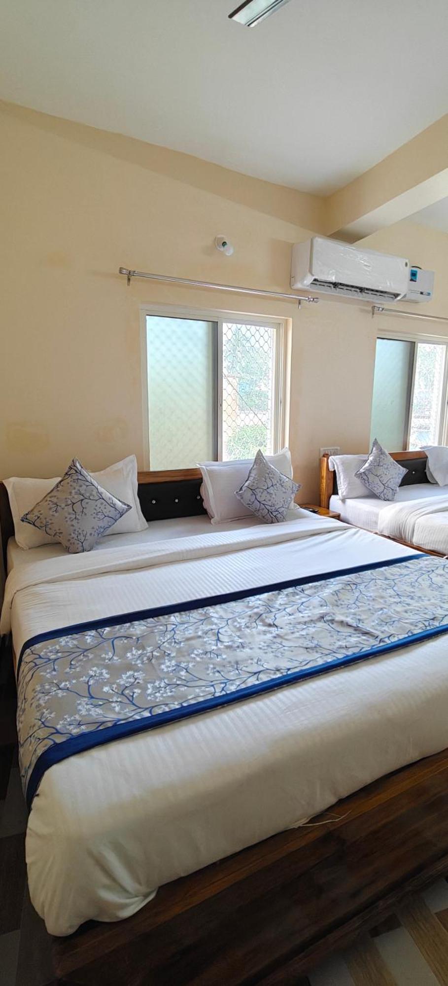 Hotel Vip Prime ปูรี ภายนอก รูปภาพ